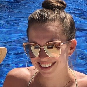 Meet your Posher, Kimberly